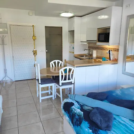 Benal-beach-511. Walking Distance To The ベナルマデナ